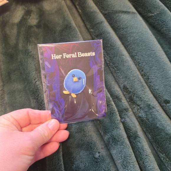 Illumicrate Book Box Bundle - Picture 2 of 13